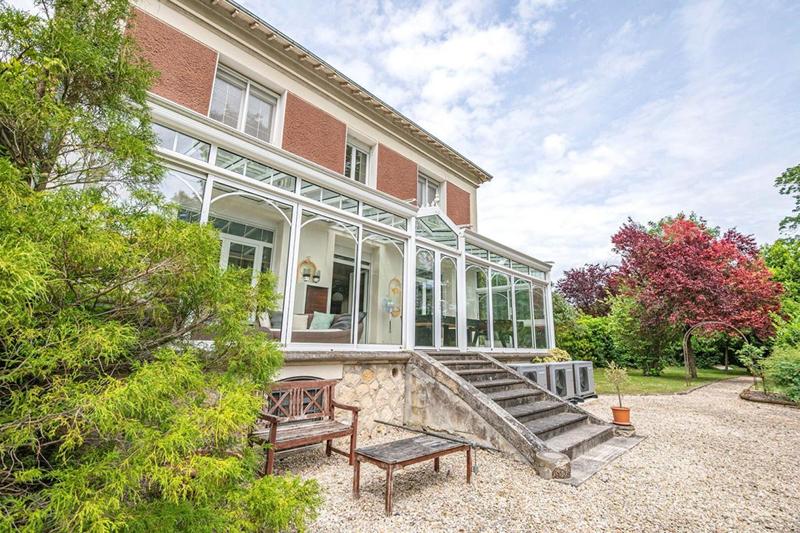 Propriété - 550 m² - 17 pièces