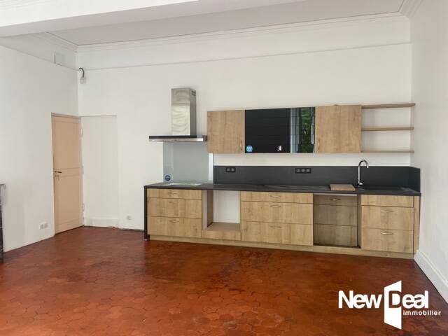 Maison - 527 m² - 15 pièces