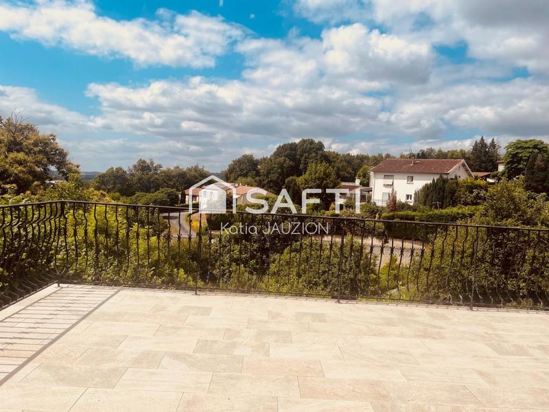 Maison - 137 m² - 5 pièces