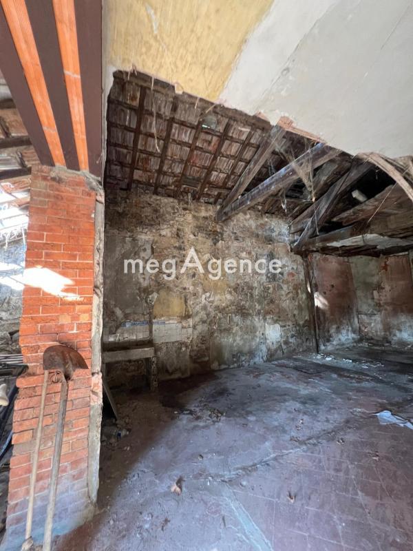 Maison - 740 m² - 18 pièces