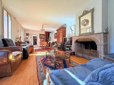 Maison de ville - 200 m² - 5 pièces