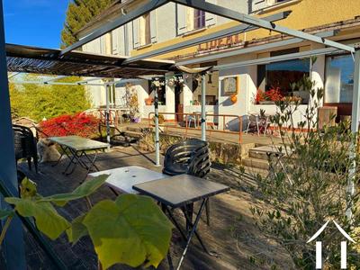 Maison - 400 m² - 27 pièces