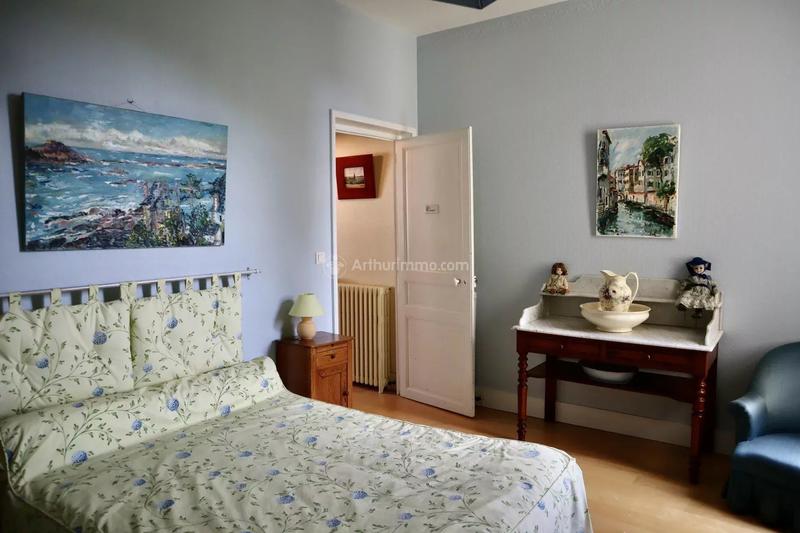 Maison - 275 m² - 10 pièces