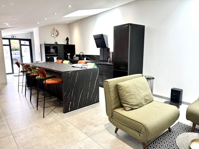 Maison - 180 m² - 5 pièces