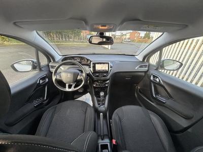 Peugeot 208 Puretech 110 s&amp;amp;S Eat6 Allure