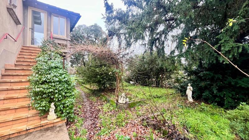 Maison - 215 m² - 6 pièces