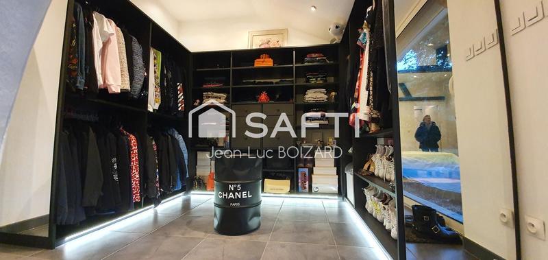 Maison de maîtres - 179 m² - 9 pièces