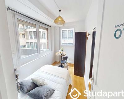 Chambre - 150 m² - 1 pièce