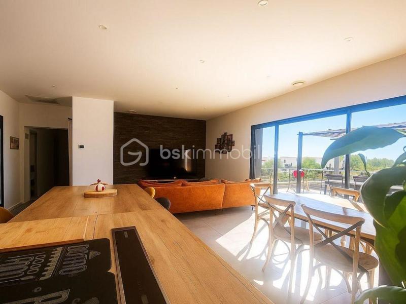 Maison - 122 m² - 6 pièces