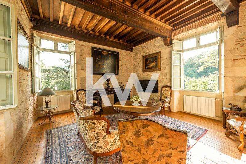 Manoir - 435 m² - 7 pièces