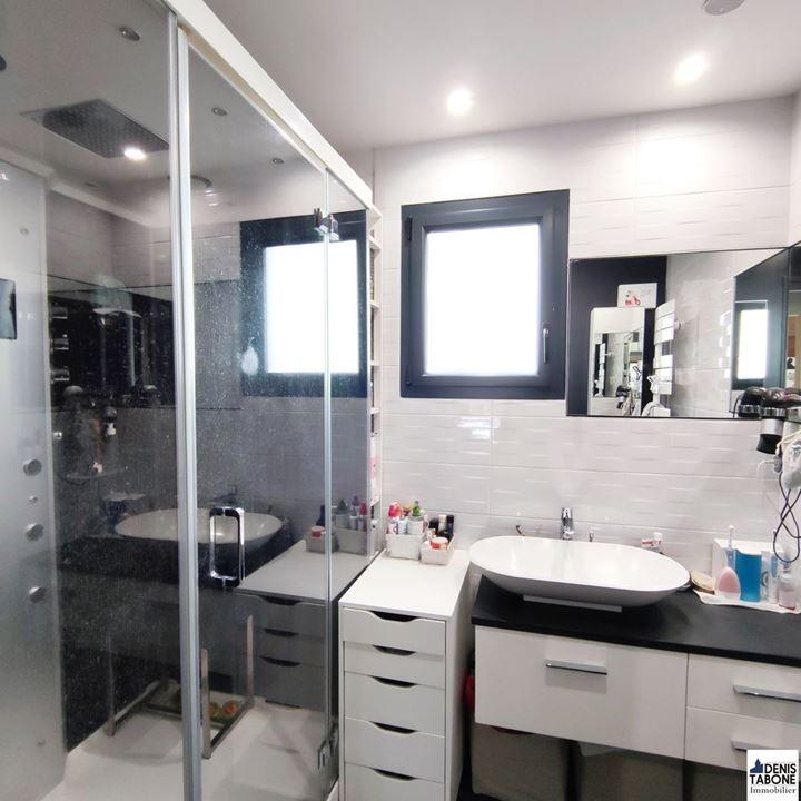 Maison traditionnelle - 154 m² - 7 pièces