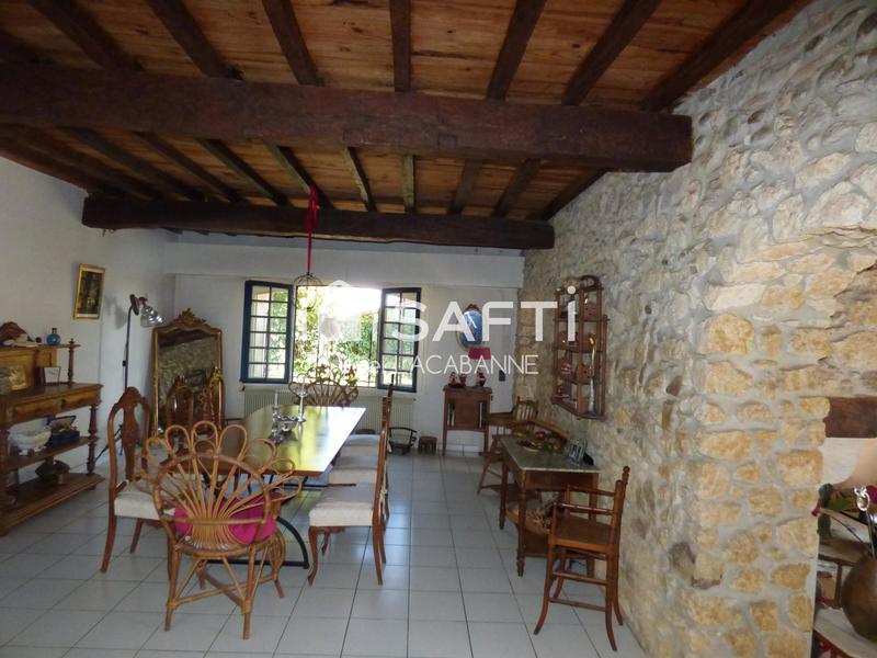 Maison - 260 m² - 7 pièces