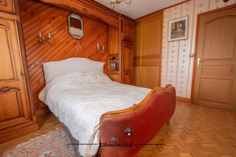 Pavillon - 130 m² - 6 pièces