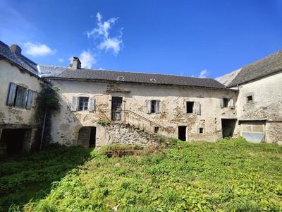 Corps de ferme - 300 m² - 7 pièces