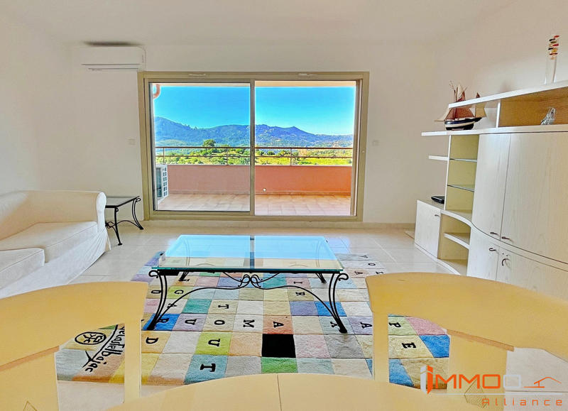 Appartement - 80 m² - 3 pièces