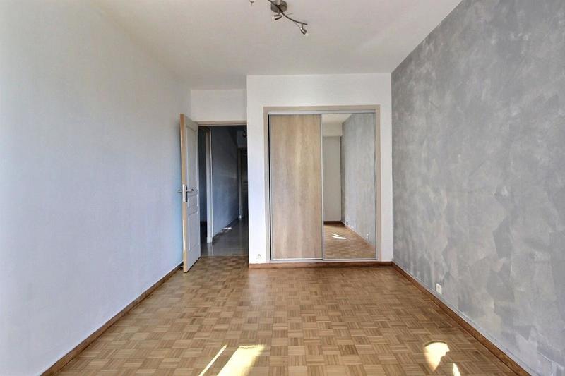 Appartement - 92 m² - 4 pièces