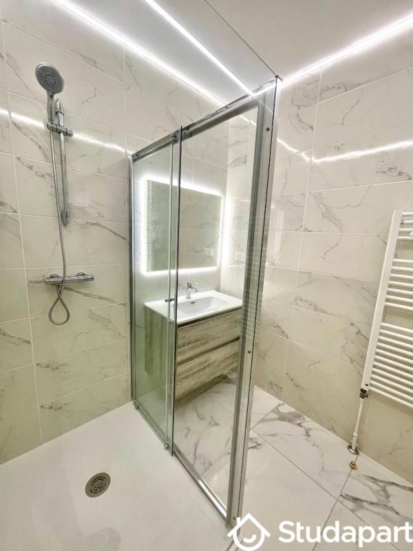 Chambre - 12 m² - 1 pièce