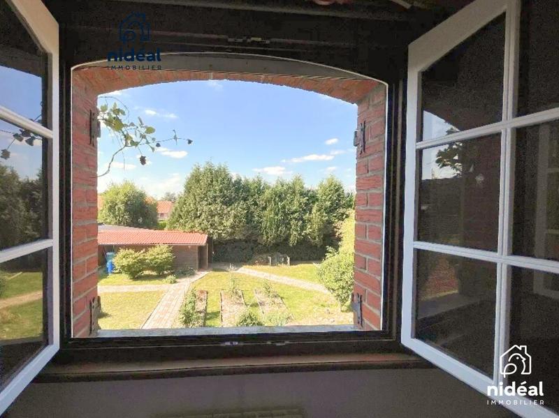 Maison - 230 m² - 7 pièces