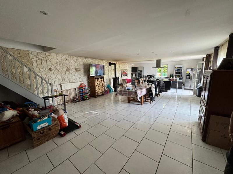 Maison - 280 m² - 6 pièces