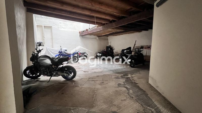 Maison - 212 m² - 10 pièces