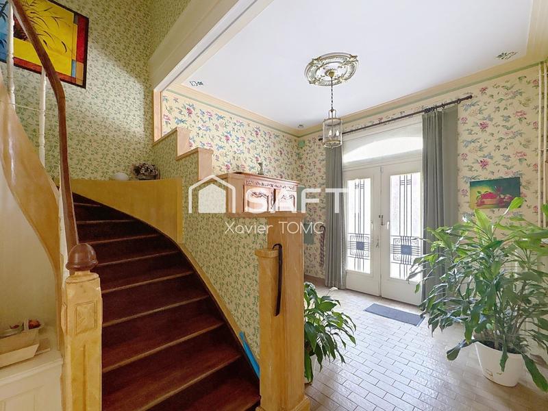 Maison - 216 m² - 10 pièces