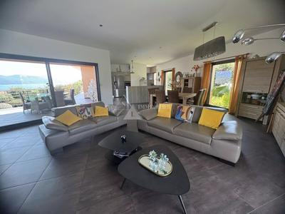 Villa - 202 m² - 6 pièces