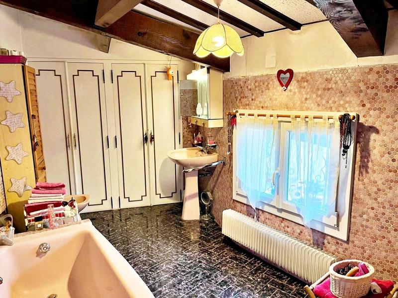 Maison - 273 m² - 9 pièces