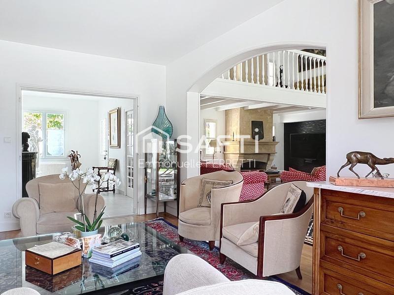 Maison - 291 m² - 8 pièces