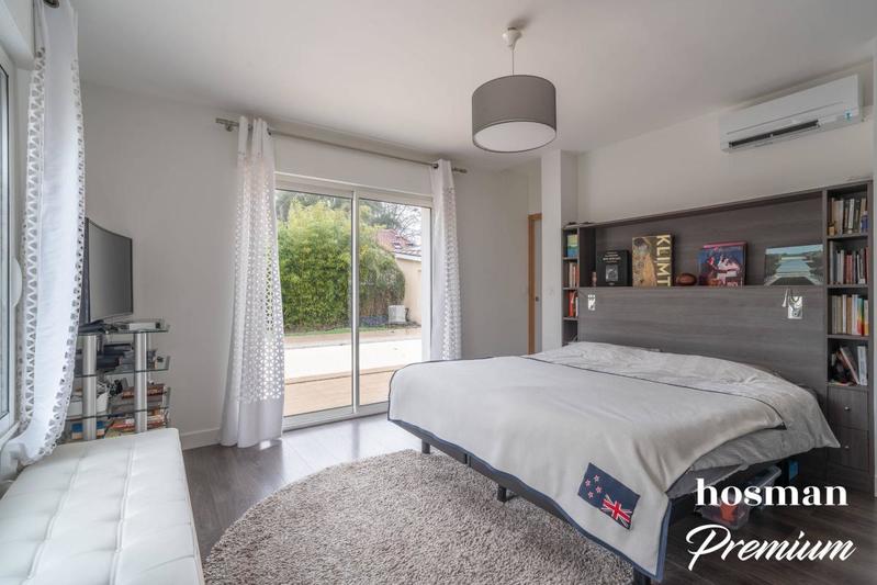 Maison - 298 m² - 8 pièces