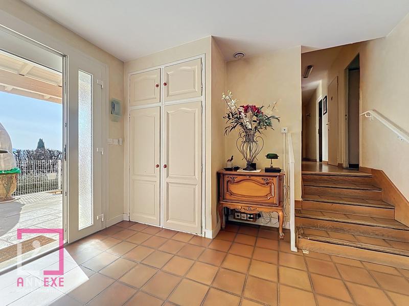 Maison - 217 m² - 7 pièces