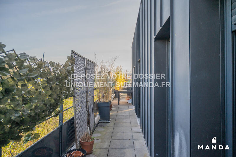 Chambre - 9 m² - 5 pièces