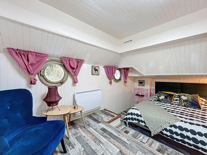 Péniche - 164 m² - 6 pièces