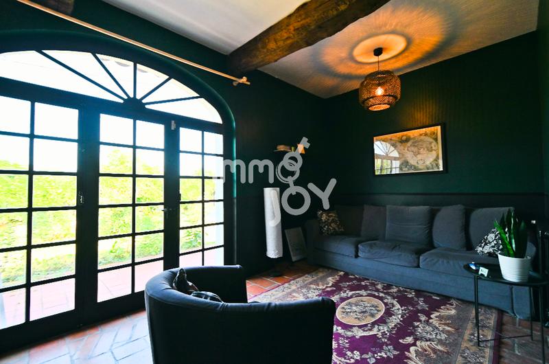 Propriété - 220 m² - 7 pièces