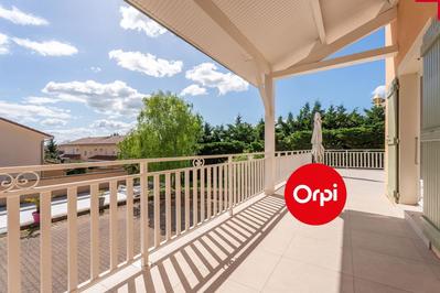 Maison - 257 m² - 6 pièces