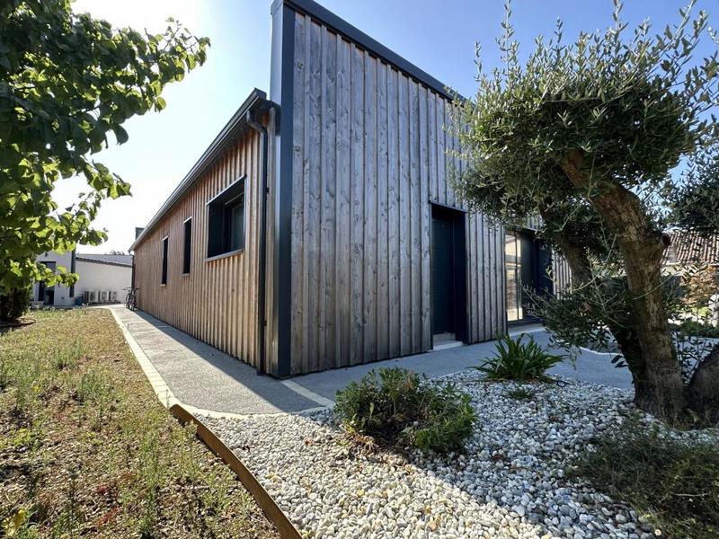 Villa - 186 m² - 13 pièces