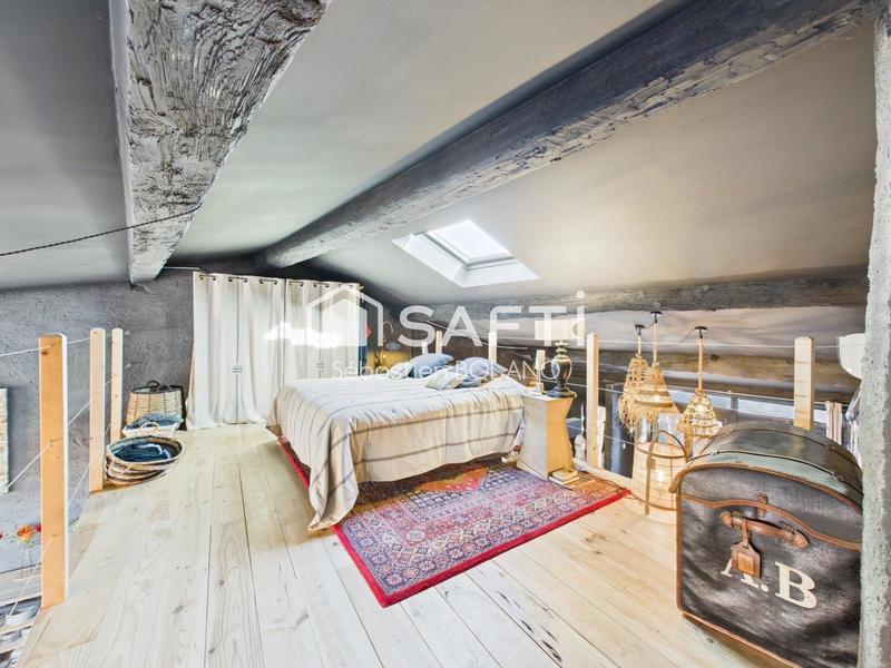 Maison - 230 m² - 3 pièces