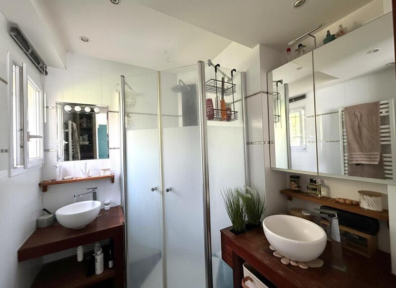 Maison - 92 m² - 5 pièces