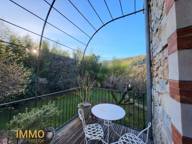 Maison - 225 m² - 10 pièces