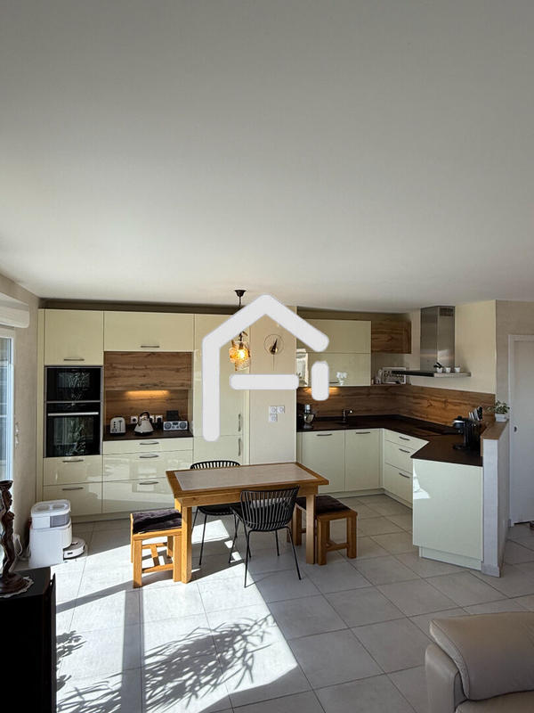 Appartement - 108 m² - 4 pièces