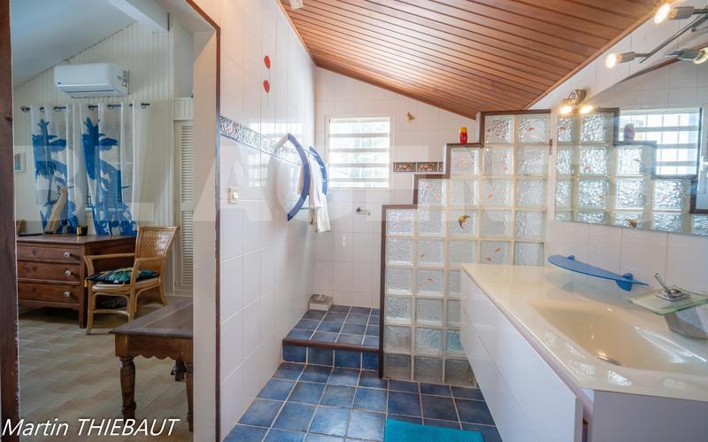 Maison - 260 m² - 12 pièces