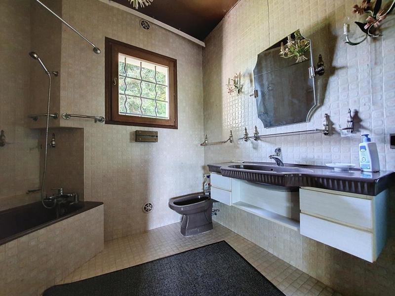 Maison - 310 m² - 8 pièces