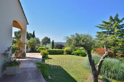 Villa - 270 m² - 9 pièces