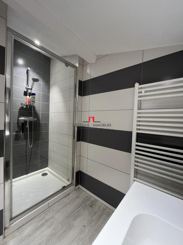 Maison - 206 m² - 6 pièces