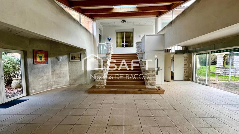 Maison - 253 m² - 10 pièces