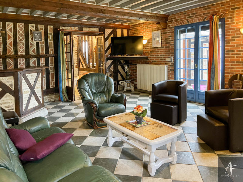 Maison - 210 m² - 8 pièces