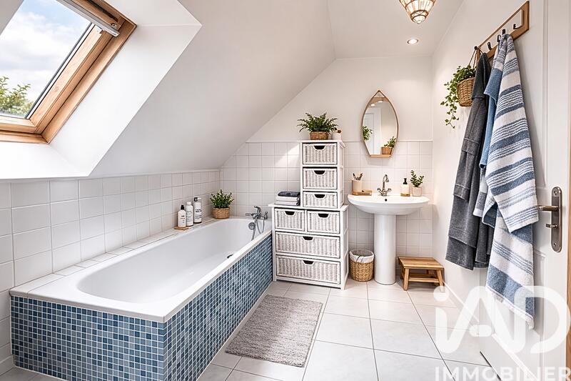 Maison - 158 m² - 8 pièces