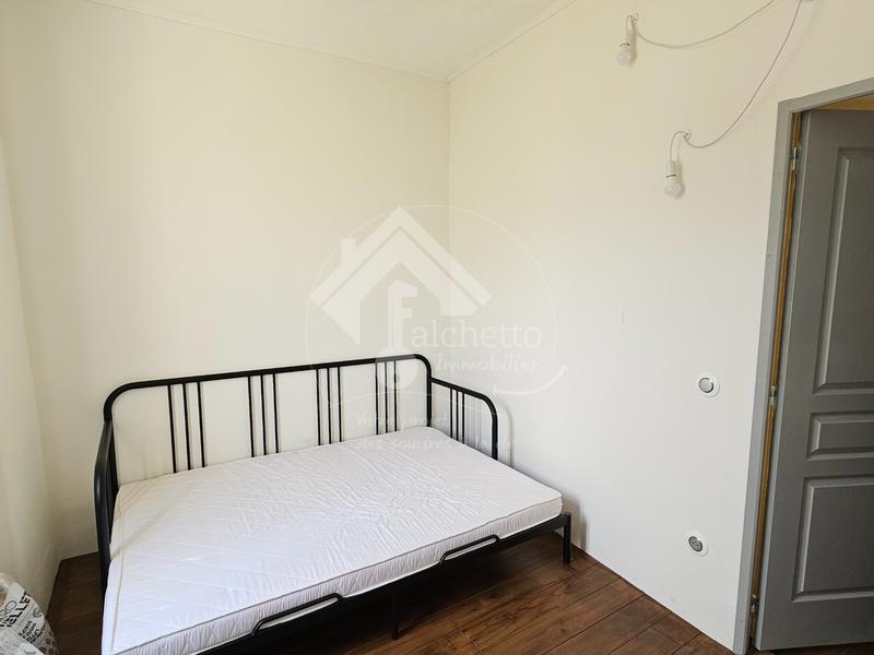 Maison - 230 m² - 9 pièces