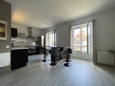 Appartement - 82 m² - 3 pièces