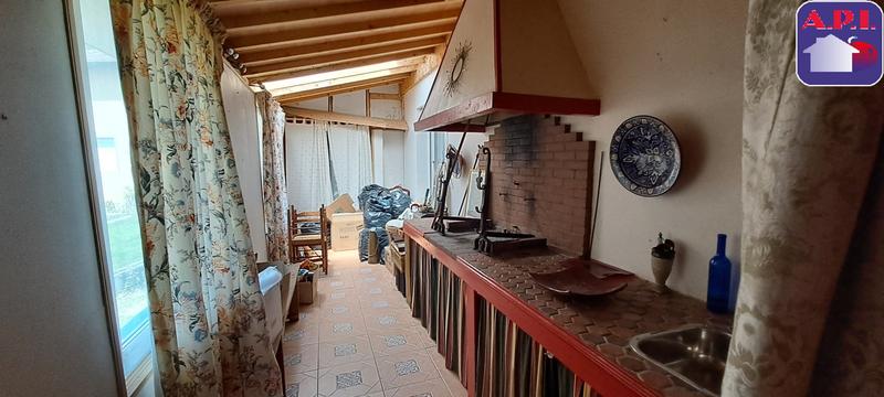 Maison - 220 m² - 8 pièces