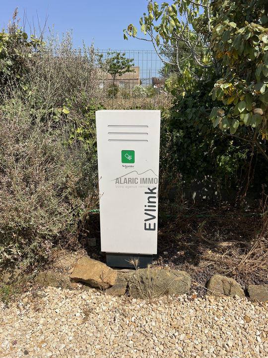 Propriété - 580 m² - 18 pièces